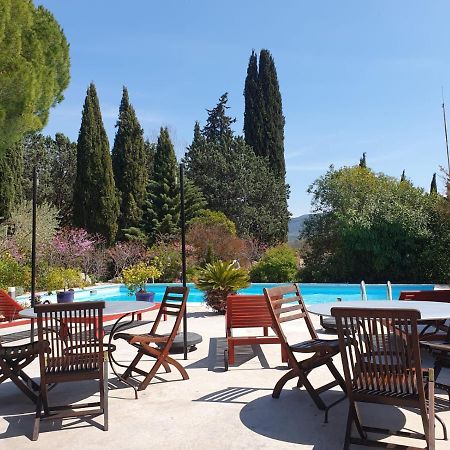Au Mas Saint Pierre Hotel Pignans Eksteriør billede