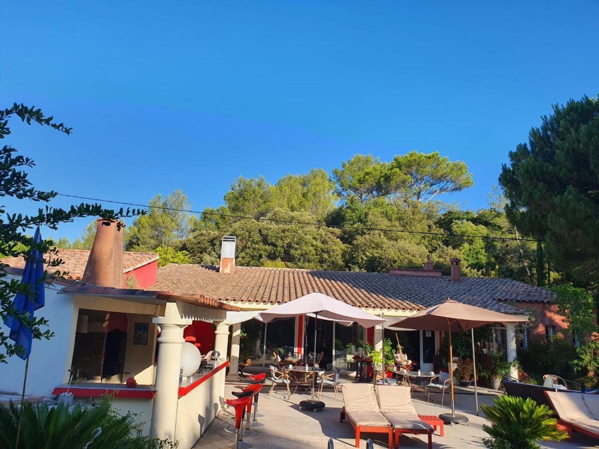 Au Mas Saint Pierre Hotel Pignans Eksteriør billede