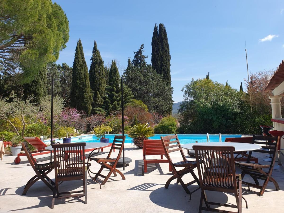 Au Mas Saint Pierre Hotel Pignans Eksteriør billede