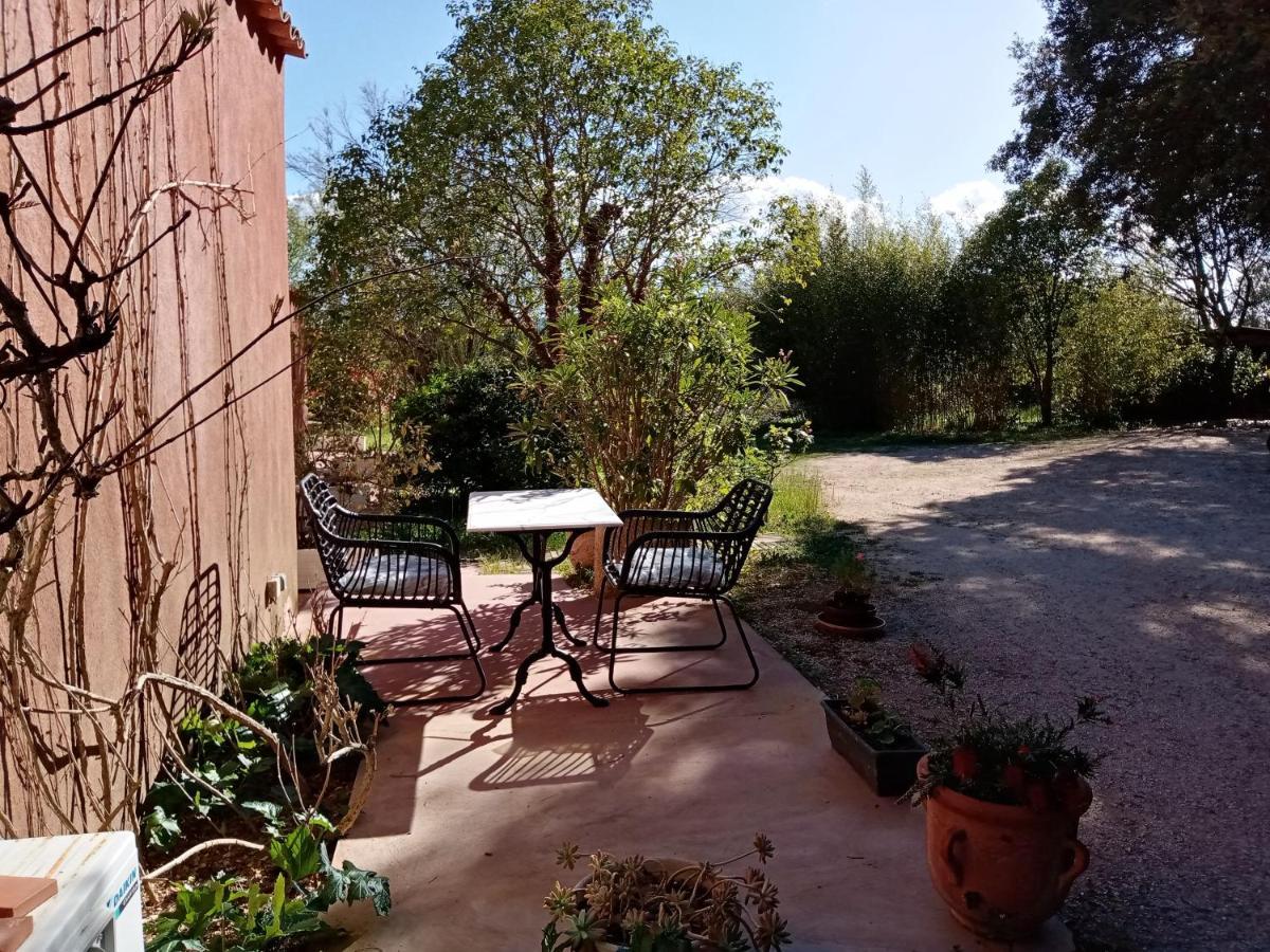 Au Mas Saint Pierre Hotel Pignans Eksteriør billede