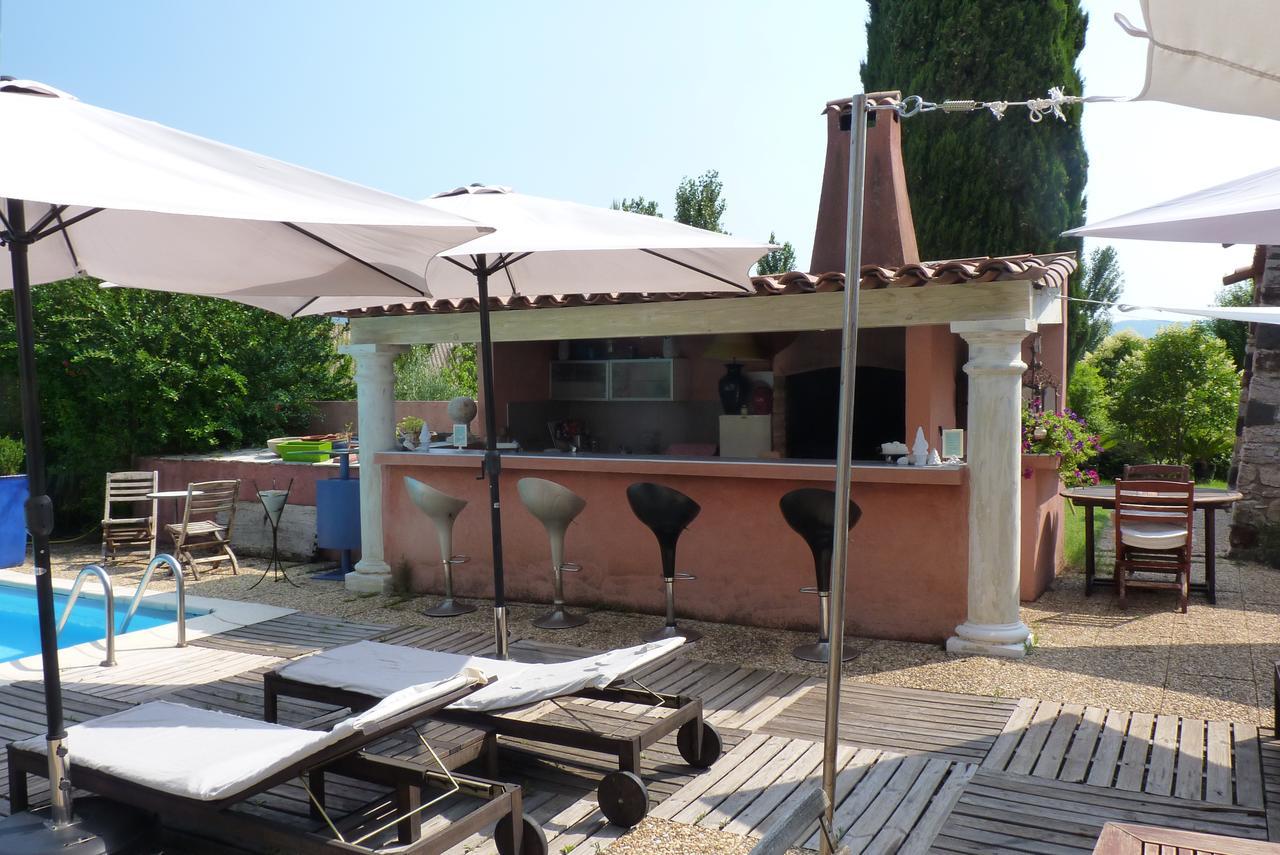 Au Mas Saint Pierre Hotel Pignans Eksteriør billede